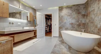 von_poll_real_estate_property_26082012_image_10