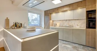 von_poll_real_estate_property_26082012_image_4