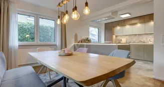 von_poll_real_estate_property_26082012_image_3