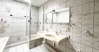 von_poll_real_estate_property_25082159_image_5