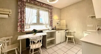 von_poll_real_estate_property_26082001_image_5