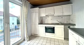 von_poll_real_estate_property_26082001_image_12