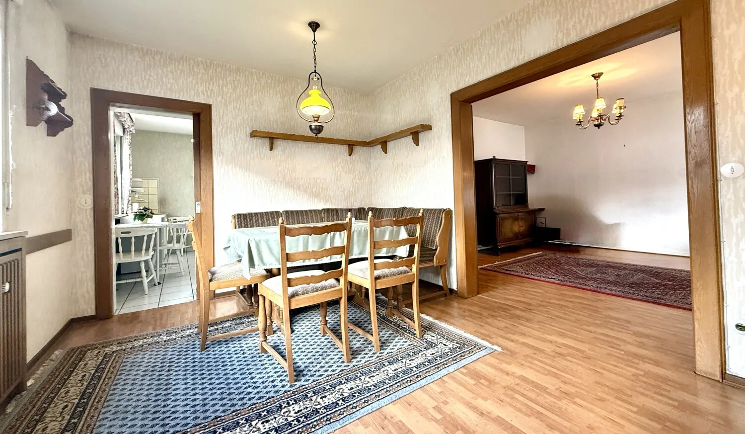 Esszimmer mit Blick zur Küche