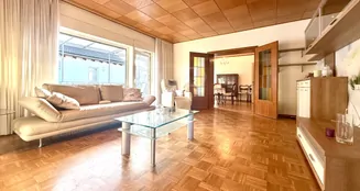 von_poll_real_estate_property_26082001_image_9