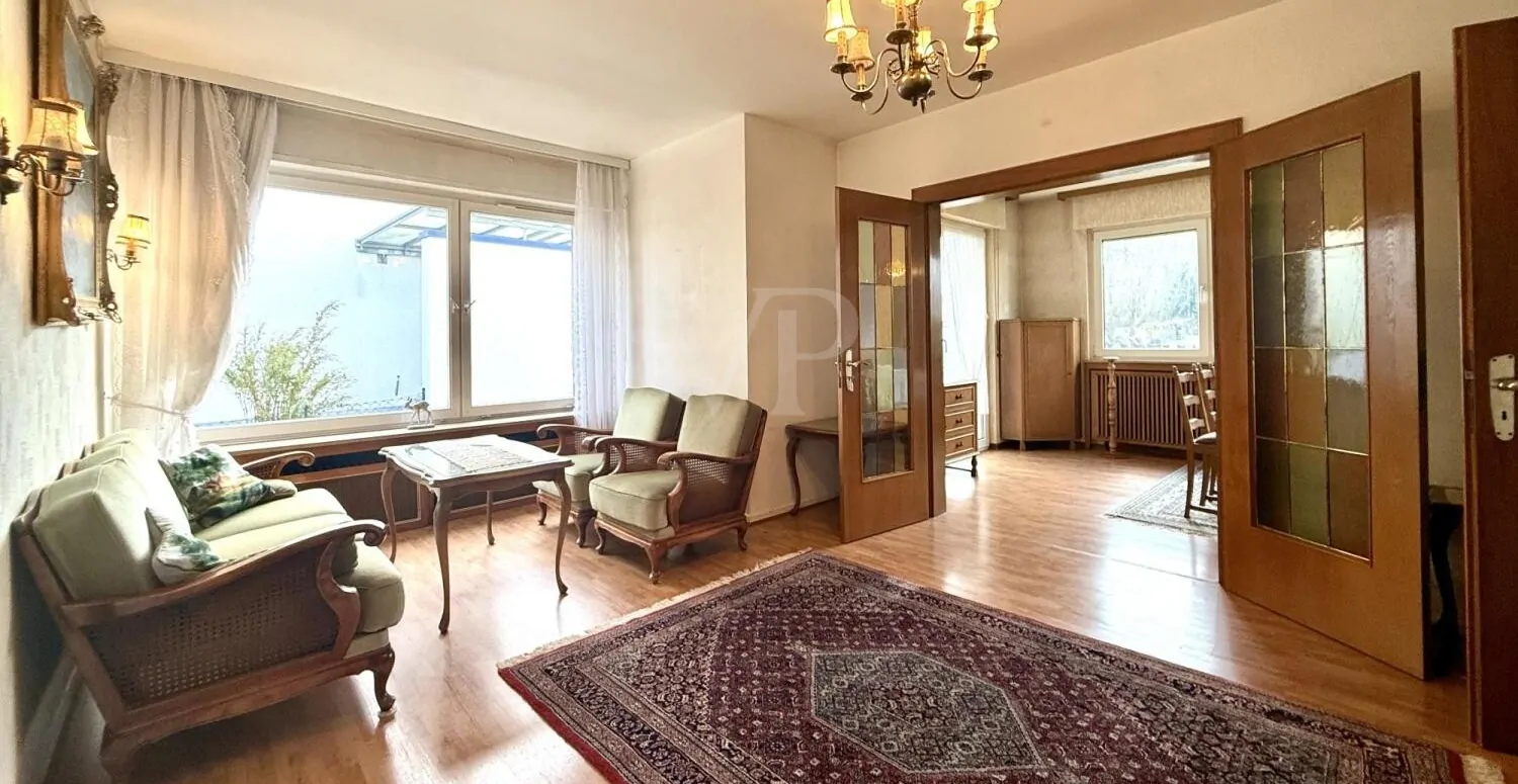 1-2 Familienhaus auf großem Grundstück