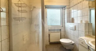 von_poll_real_estate_property_26082001_image_16