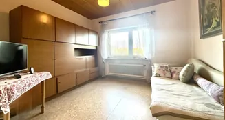 von_poll_real_estate_property_26082001_image_7