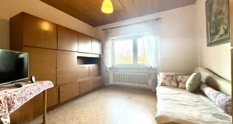 von_poll_real_estate_property_26082001_image_7