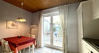 von_poll_real_estate_property_26082001_image_13