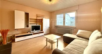 von_poll_real_estate_property_26082001_image_10