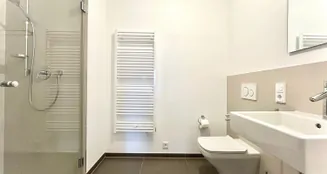 von_poll_real_estate_property_26082005_image_12