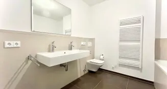 von_poll_real_estate_property_26082005_image_10