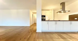 von_poll_real_estate_property_26082005_image_3