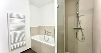 von_poll_real_estate_property_26082005_image_11