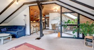 von_poll_real_estate_property_26082006_image_9