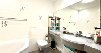 von_poll_real_estate_property_26082003_image_7