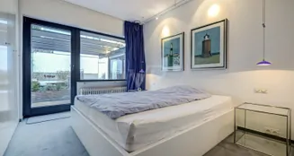 von_poll_real_estate_property_26082009_image_5