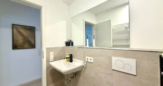 von_poll_real_estate_property_26082004_image_9