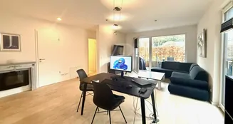 von_poll_real_estate_property_26082004_image_4