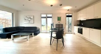 von_poll_real_estate_property_26082004_image_1