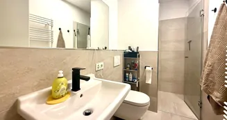 von_poll_real_estate_property_26082004_image_7