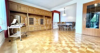 von_poll_real_estate_property_26082011_image_4