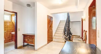 von_poll_real_estate_property_26082007_image_8