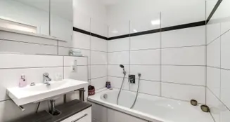 von_poll_real_estate_property_26082019_image_11