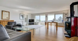 von_poll_real_estate_property_26082026_image_1