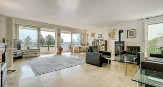 von_poll_real_estate_property_26082026_image_2