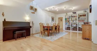 von_poll_real_estate_property_26082025_image_3