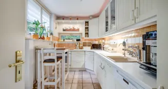 von_poll_real_estate_property_26082025_image_7