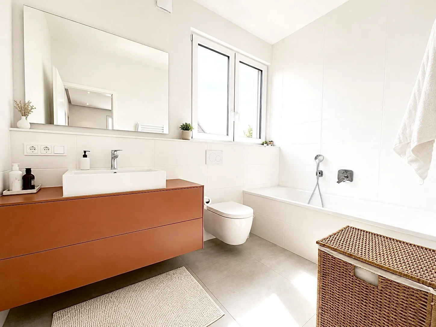 Helles Badezimmer