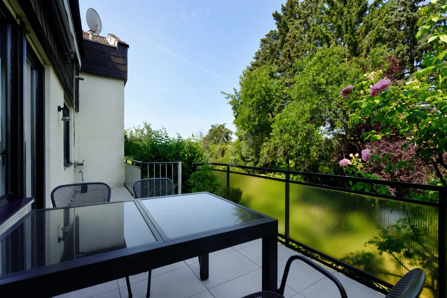 Balkon mit Abgang zum Garten
