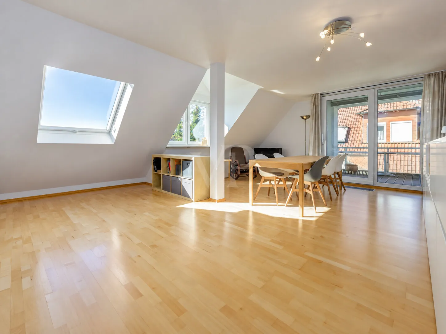 Wohnzimmer DG