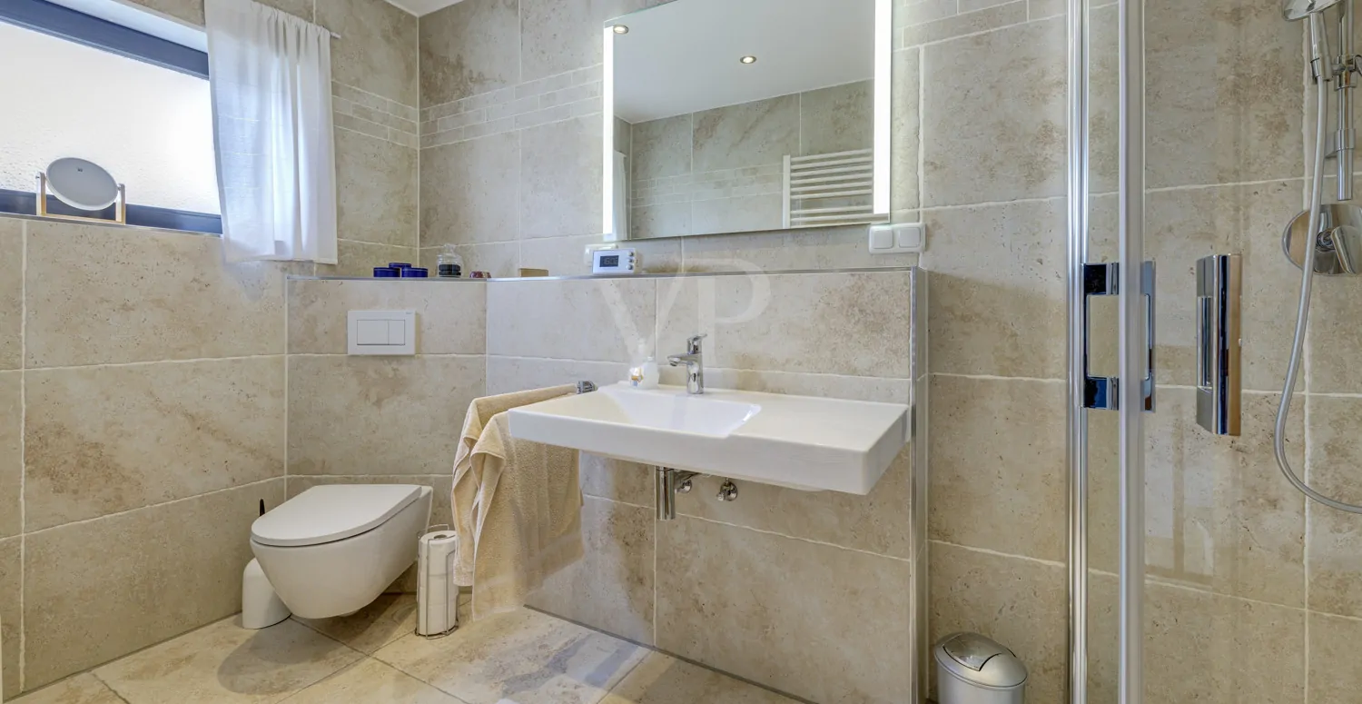 Modernisiertes Badezimmer