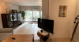 von_poll_real_estate_property_25082028_image_1