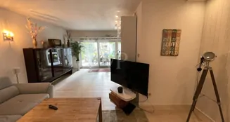 von_poll_real_estate_property_25082028_image_1