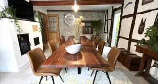 von_poll_real_estate_property_25082028_image_0