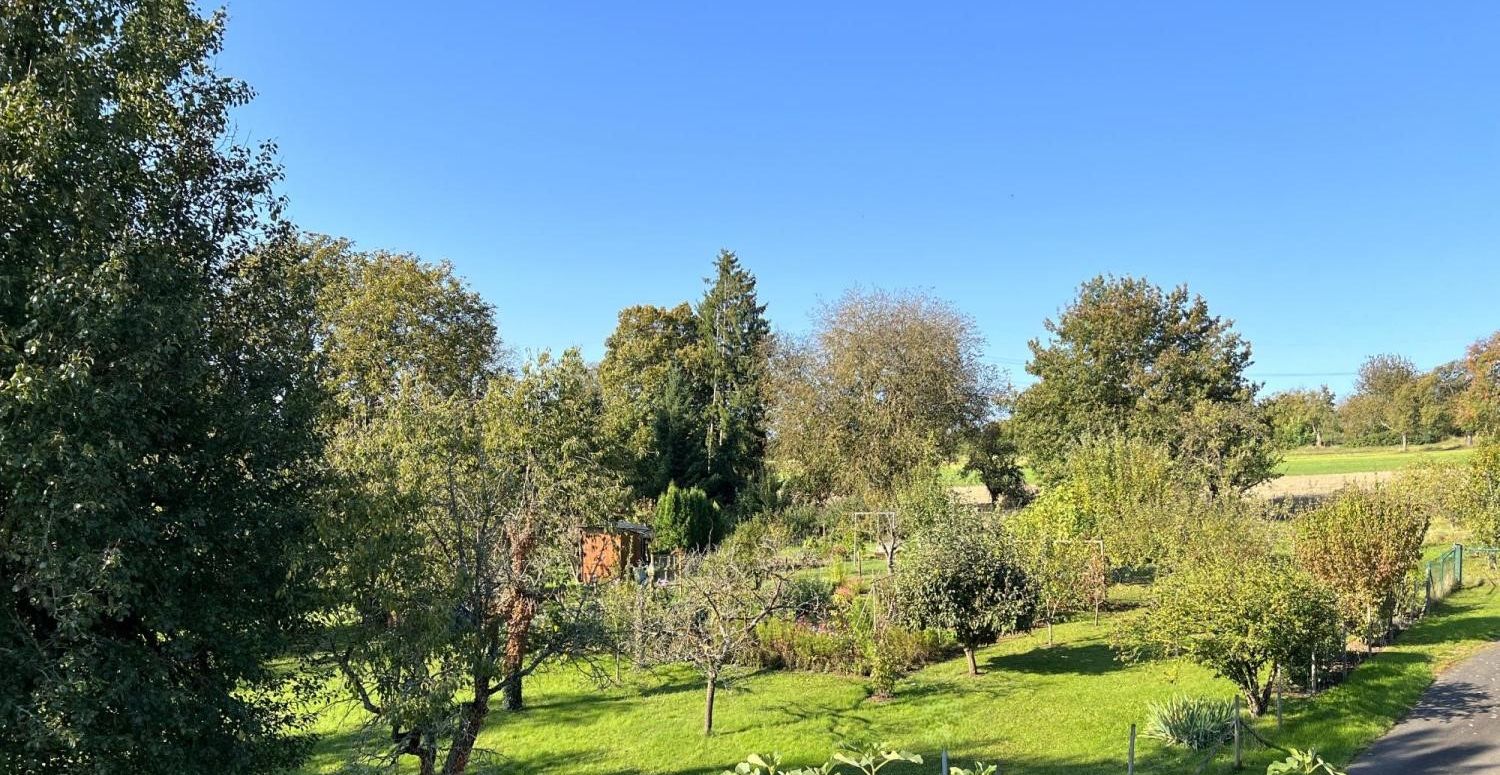 Freistehendes Einfamilienhaus für vielseitige Wohnkonzepte in ruhiger Feldrandlage
