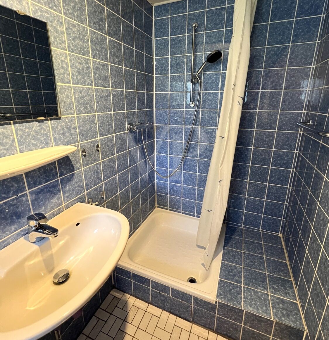 Badezimmer Untergeschoss (I)