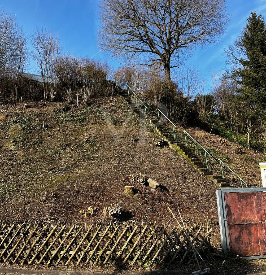 Grundstück