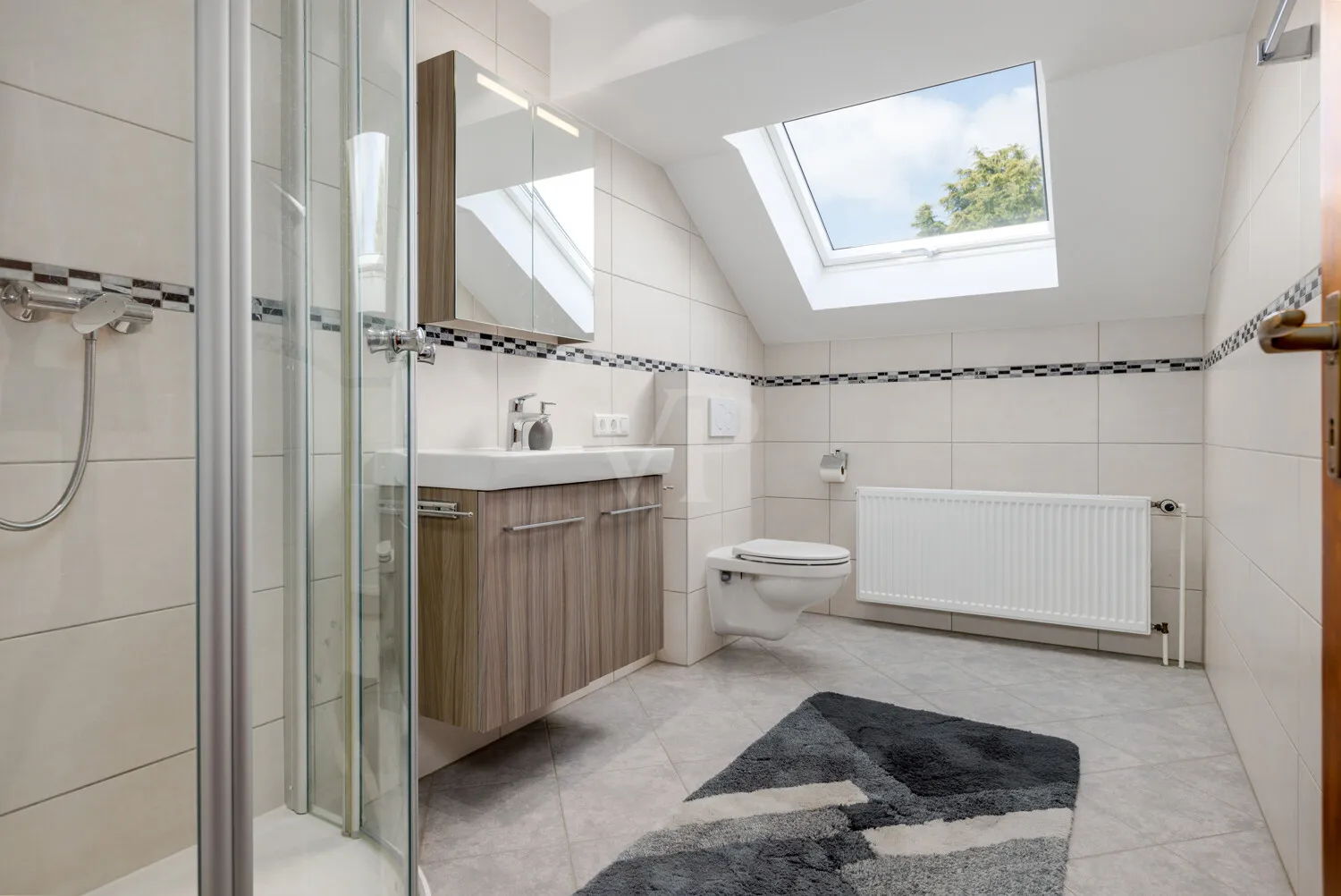Badezimmer (Dachgeschoss)