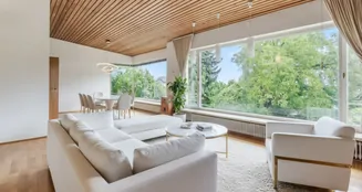 von_poll_real_estate_property_26082002_image_1