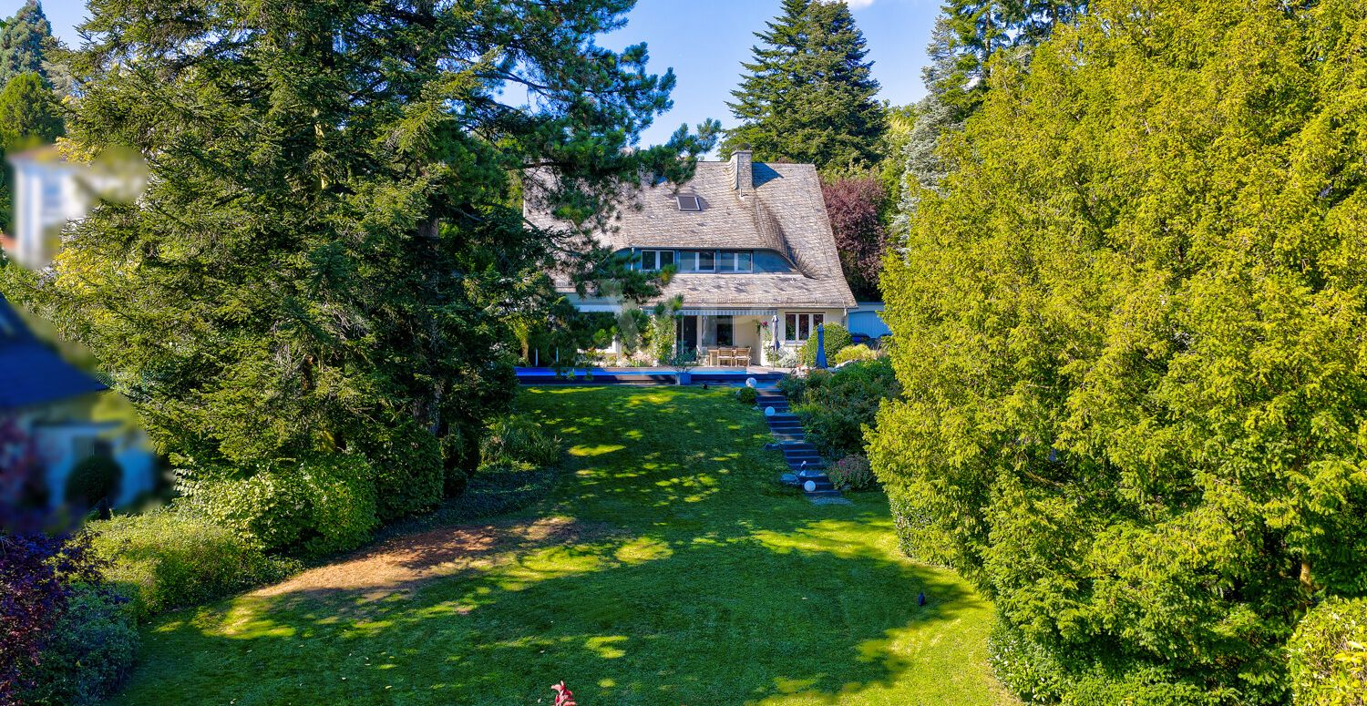 Villa auf parkähnlichem Grundstück_bearbeitet