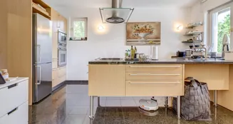 von_poll_real_estate_property_25082121_image_6