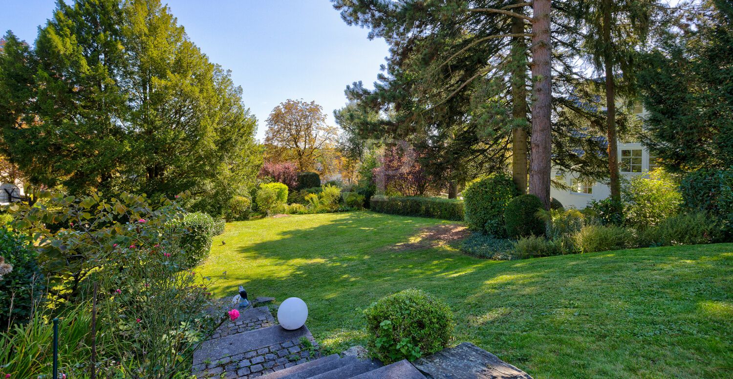 Großzügiger Gartenbereich