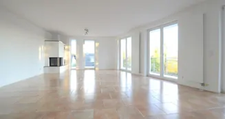 von_poll_real_estate_property_25082160_image_0