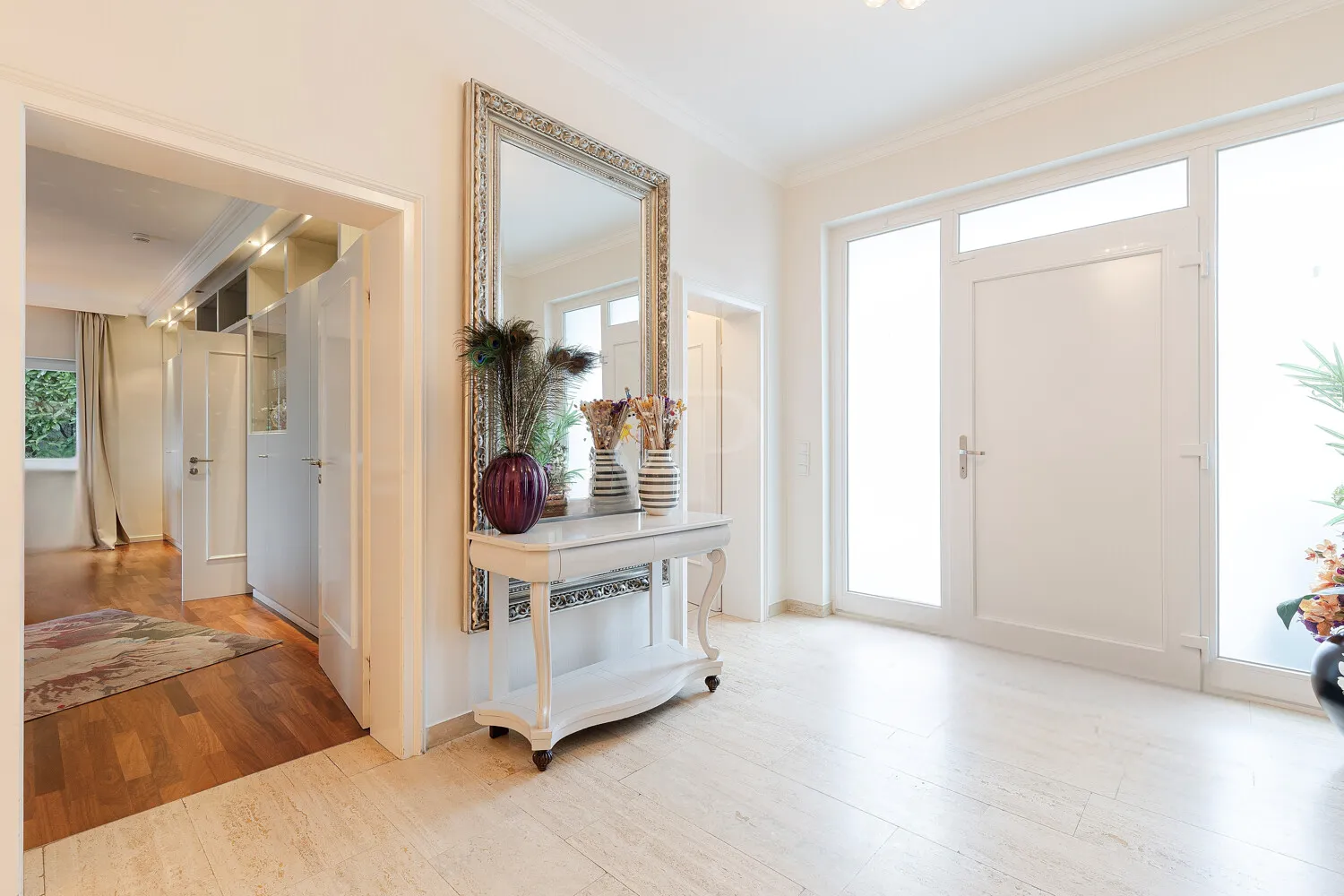 Eleganter Entrée in Weiß