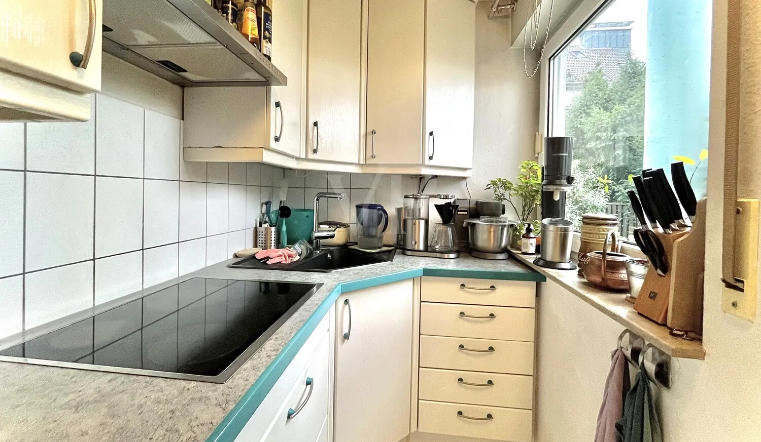 Lichtdurchflutete Küche